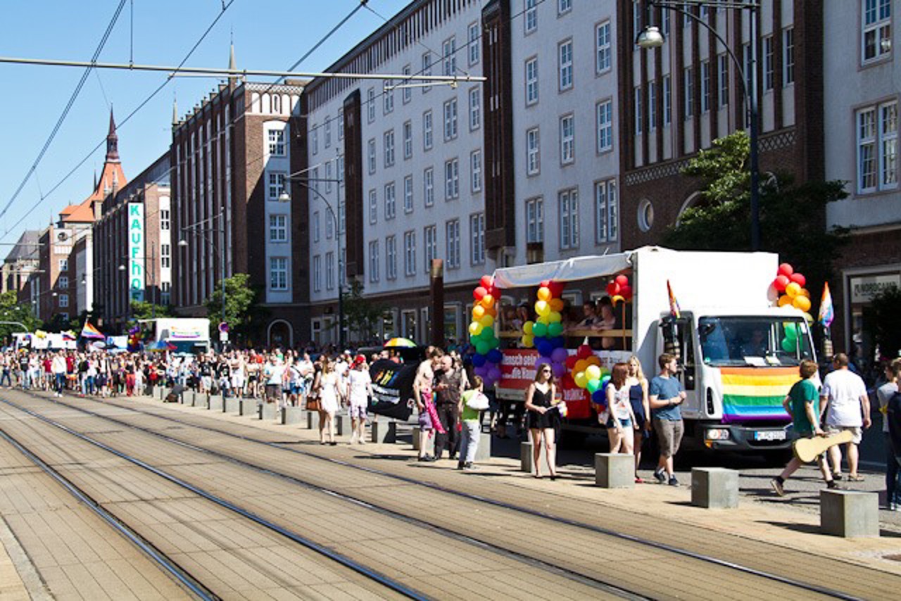 CSD-Parade auf der Langen Straße