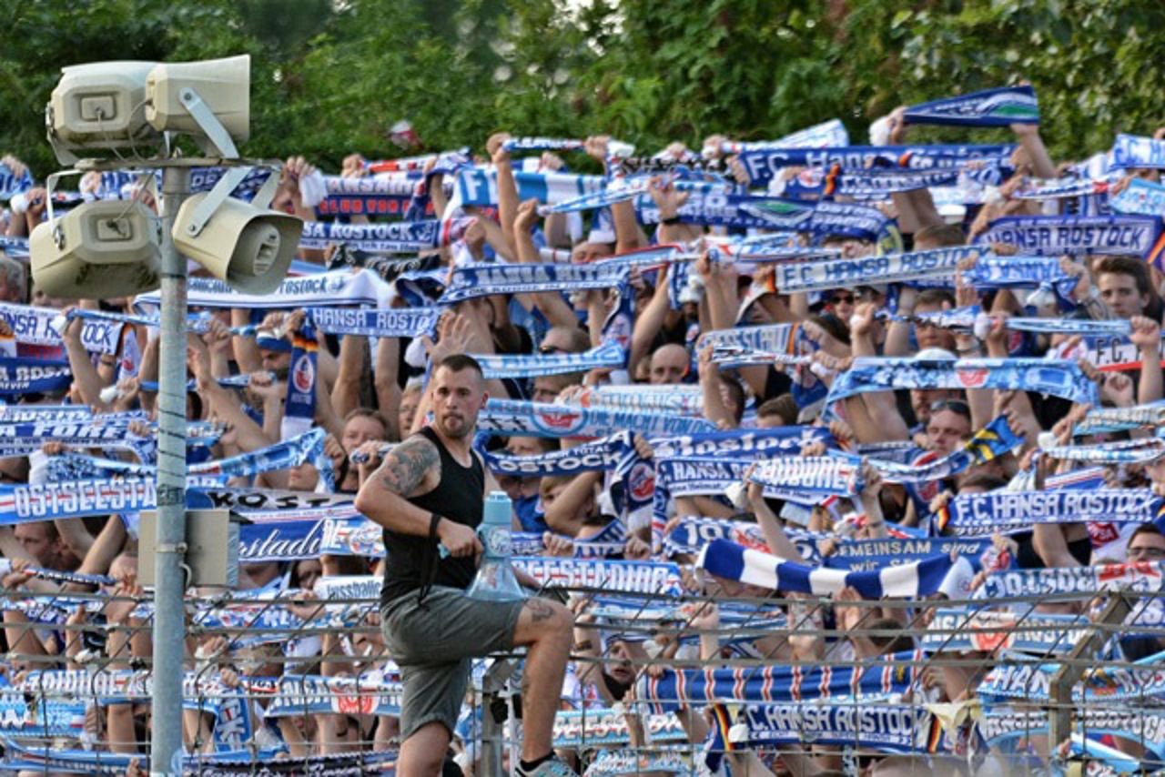 Hansa-Fans beim Auswärtsspiel in Kiel