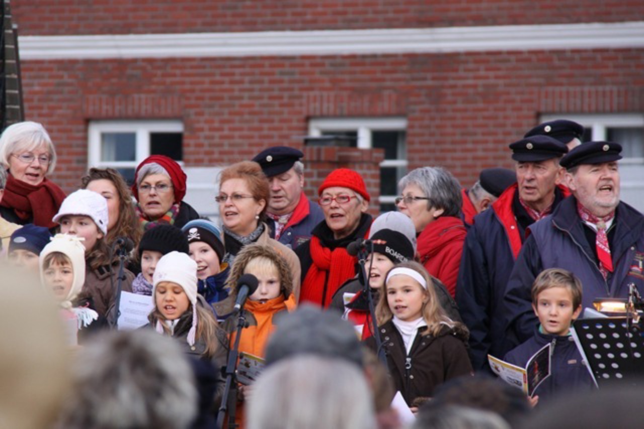 Adventssingen am Leuchtturm Warnemünde 2009 - Gemischter Chor