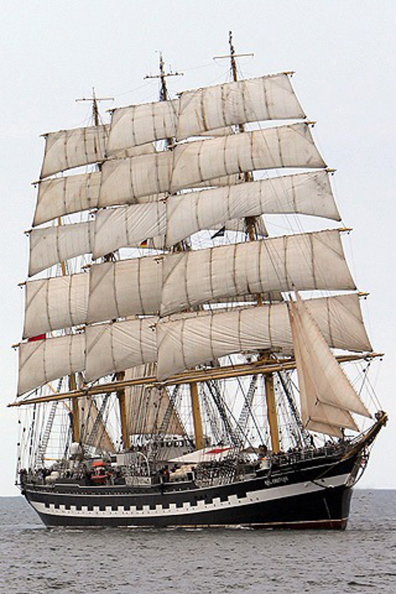 Das russische Segelschulschiff Kruzenshtern kommt zur Hanse Sail Rostock 2011