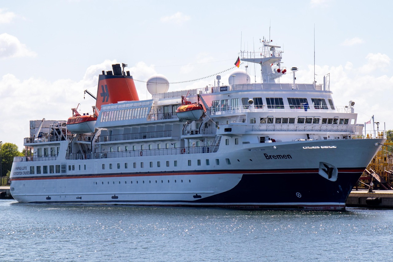 Das Kreuzfahrtschiff „Bremen“ hat aufgrund der Corona-Pandemie für die nächste Zeit in Rostock festgemacht