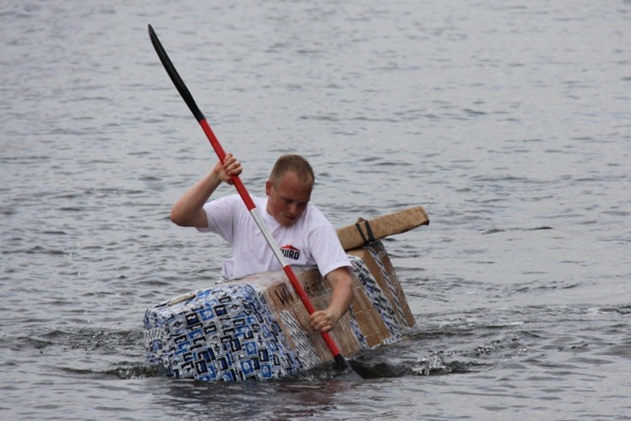 Felix kämpft im WIRO-Schiff mit den Fluten