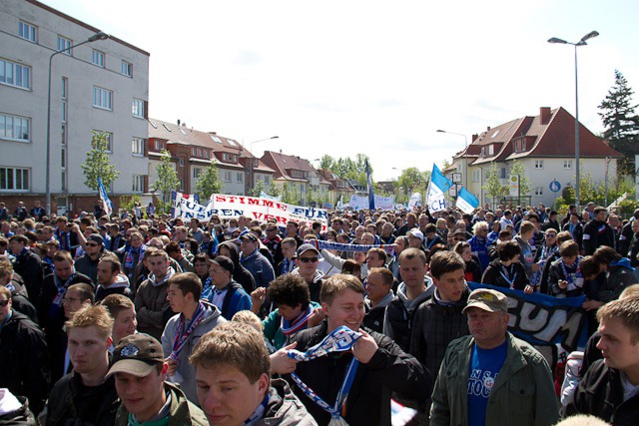 Hansa-Fans im Hansaviertel
