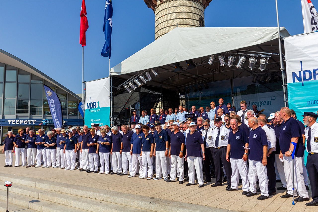 Veranstaltungen soll es auch 2021 in Warnemünde geben - Corona-bedingt jedoch etwas kleiner (Foto: Archiv)