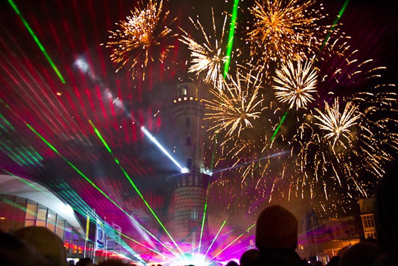 Neujahr 2013: Leuchtturm in Flammen