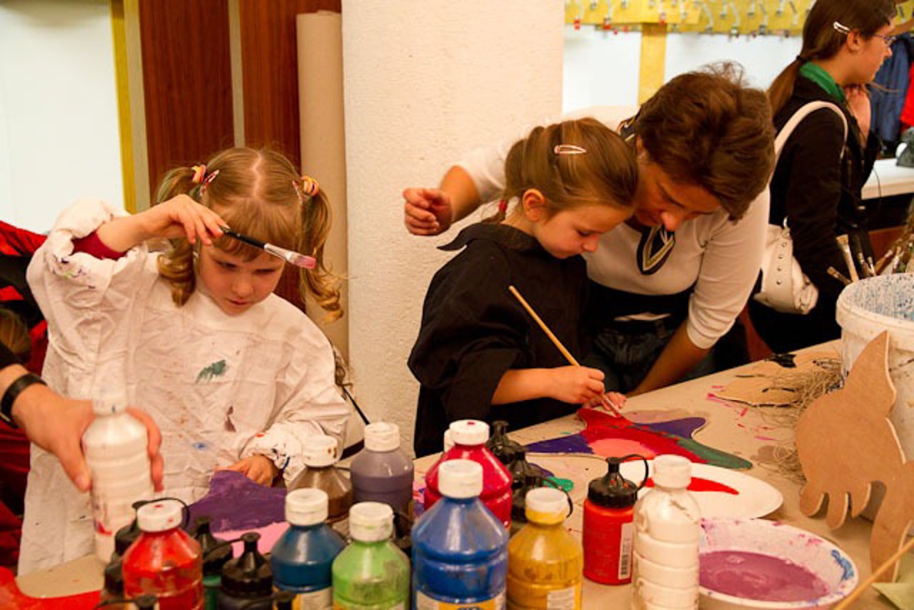 malende Kinder im Volkstheater Rostock