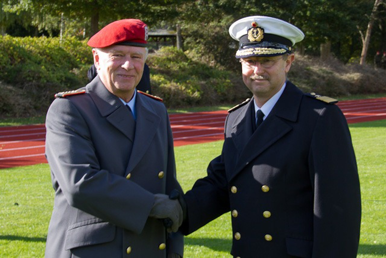 Generalinspekteur der Bundeswehr General Volker Wieker und der Inspekteur der Marine Vizeadmiral Axel Schimpf