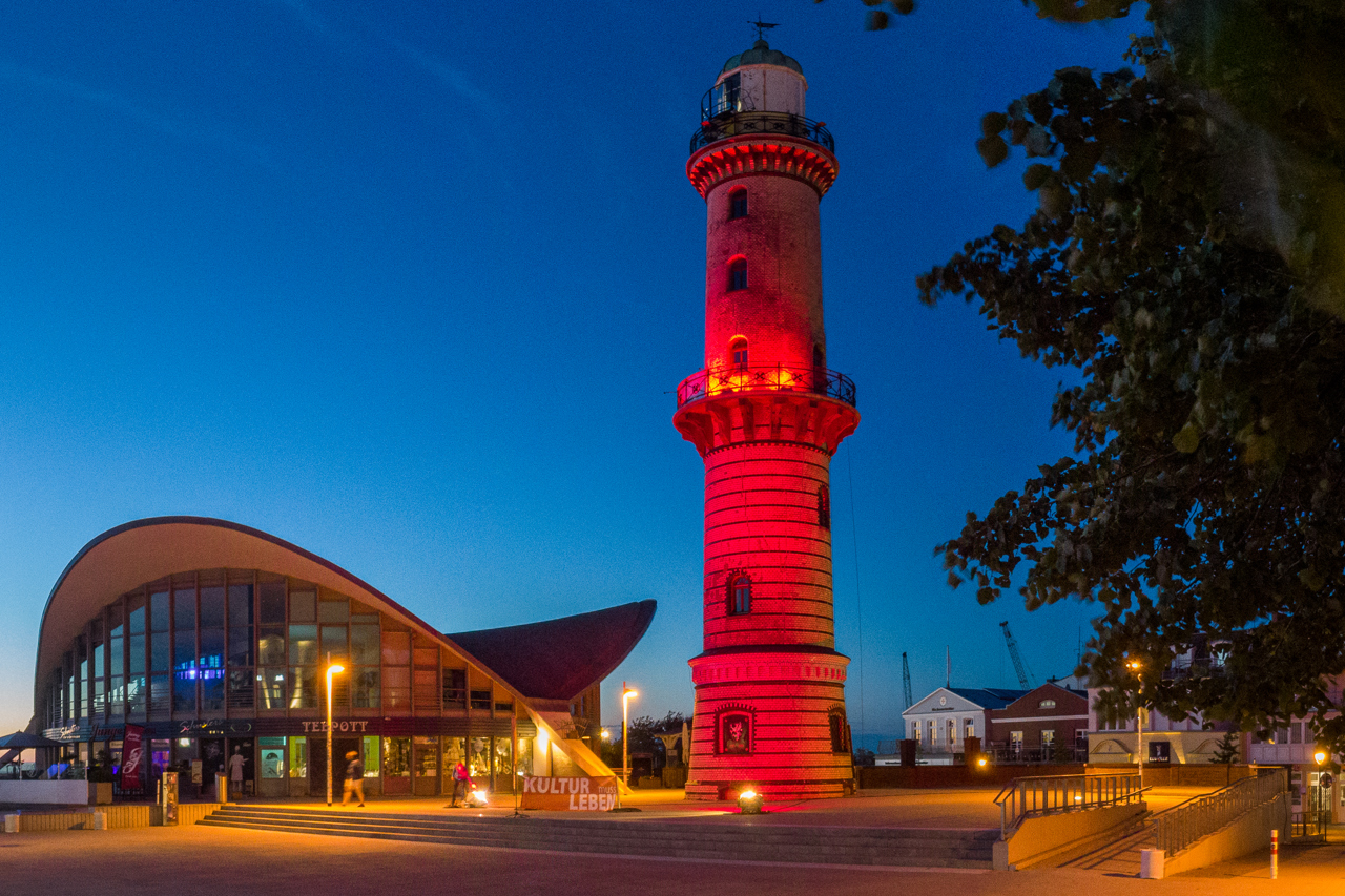 „Night of Light“ am Leuchtturm Warnemünde