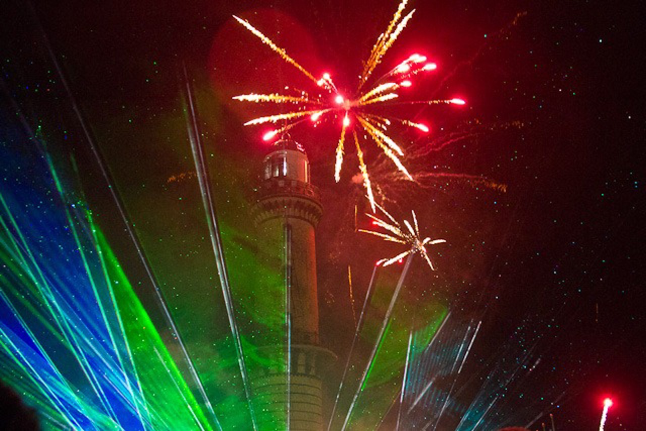 Lasershow und Feuerwerk am Neujahrsabend 2013