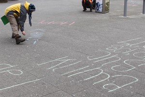 Klimaschutzparolen am Hbf Rostock