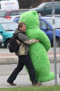 Ullrich Söffker mit Bär auf dem Weg nach Kopenhagen