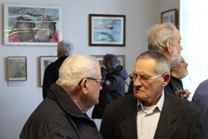 Hans Richter (rechts) vor seinen Werken Hans Richter (rechts) vor seinen Werken