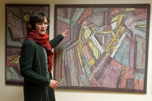 Sabine Grundmann vor einem ihrer Werke Sabine Grundmann vor einem ihrer Werke
