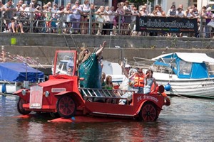 Neptun trifft beim 23. Waschzuberrennen ein