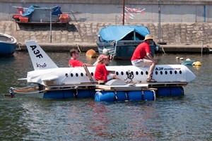 Waschzuberrennen 2010 Luftpiraten auf der A3-Fischbüchse