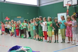 „Die kleinen Frösche in der Schule” bei der Übergabe der John-Brinckman-Schule in Rostock-Brinckmansdorf „Die kleinen Frösche in der Schule” bei der Übergabe der John-Brinckman-Schule in Rostock-Brinckmansdorf