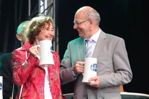 Roland Methling und Karina Jens bei der Eröffnung der 20. Hanse Sail