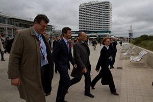 Arno Pöker (dänischer Honorarkonsul), Kronprinz Frederik und Erwin Sellering in Warnemünde