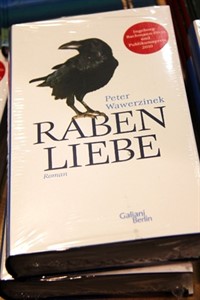 Peter Wawerzineks Roman "Rabenliebe"