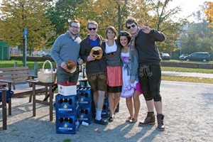 Team von der Oktoberfest-Station bei der Erstsemester-Rallye Team von der Oktoberfest-Station bei der Erstsemester-Rallye