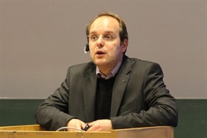 Dr. Steffen Stuth Dr. Steffen Stuth