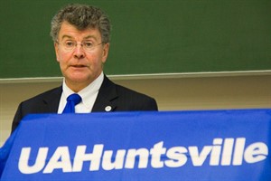 Rektor der University of Alabama in Huntsville, Prof. Dr. David B. Williams, bei seinem Besuch in Rostock