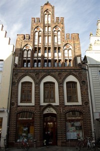 Zentralbibliothek Rostock in einem spätgotischem Giebelhaus in der Kröpeliner Straße