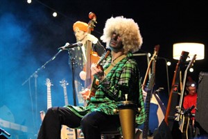 Marcus Baumgart an der Gitarre und Serge Radtke am Bass Marcus Baumgart an der Gitarre und Serge Radtke am Bass