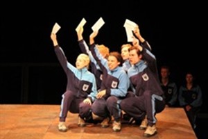 Sandra Scherer, Torsten Flassig, Samira Hempel, Oscar Musinowski und Martin Doering als Franz in „Die Räuber“