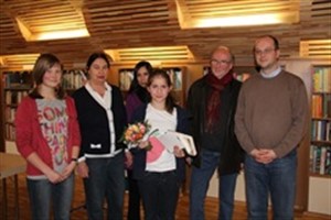 Jule, Ingrid Werz, Andrea Krause, Helene, Hans-Ulrich Mordhorst und Rico Brandt beim Stadtentscheid des Vorlesewettbewerbs