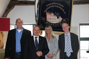 Igor Upleger, Albert Ritter, Norma Urbigkeit und Jörg Voigt (Großmarkt GmbH) Igor Upleger, Albert Ritter, Norma Urbigkeit und Jörg Voigt (Großmarkt GmbH)