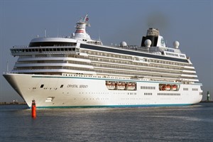Crystal Serenity im Kreuzfahrthafen Warnemünde