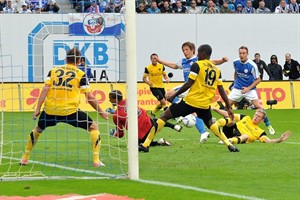 Kevin Pannewitz scheitert nach einer Ecke von Mohammed Lartey aus nächster Distanz an Aachen-Keeper Boy Waterman Kevin Pannewitz scheitert nach einer Ecke von Mohammed Lartey aus nächster Distanz an Aachen-Keeper Boy Waterman