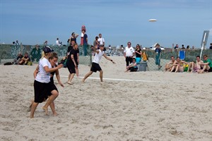 Das spannende Finale zwischen der dänischen Mannschaft "Dinos" (schwarz) und dem deutschen Team "Medwedjev" (weiß) Das spannende Finale zwischen der dänischen Mannschaft "Dinos" (schwarz) und dem deutschen Team "Medwedjev" (weiß)