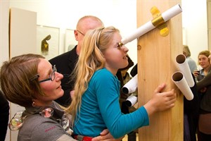 Anna Silberstein und Hannah-Pauline mit "Micropolis" im Artquarium