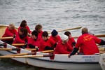 Marinegirls Rheinsberg beim Kutterpullen in Warnemünde