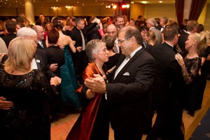 Rektor Prf. Dr. Wolfgang Schareck mit seiner Frau beim Universitätsball 2011 im Hotel Neptun