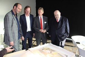 Szenograph Detlef Weitz, Jörg-Uwe Neumann vom Verein "pro Kunsthalle", Frank Berg von der OSPA und Claus Friedrich Holtmann von der Ostdeutschen Sparkassenstiftung