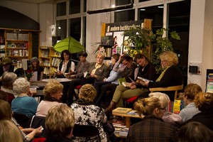 Frauen lesen ander(e)s 2012 in der anderen buchhandlung