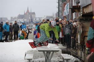Eines der Obstacles war der "Picnic Table" Eines der Obstacles war der "Picnic Table"