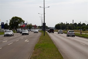 Noch rollt der Verkehr - am Montag beginnen die Bauarbeiten an der L22/Rövershäger Chaussee zwischen Gutenbergstraße und Dierkower Allee