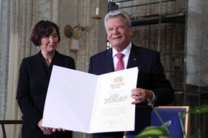 Bundespräsident Joachim Gauck wurde heute in Rostock zum Ehrenbürger ernannt