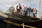 Jugendliche bringen die Gulden Leeuw zur Hanse Sail 2012