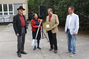 Ingo Körber (LOHRO, AUfsichtsrat KARO gAG), Dr. Liane Melzer (Kultursenatorin), Reinhard Wofgramm (RGS) Dr. Helge Schilf (Vorstandsvorsitzender der KARO gAG)