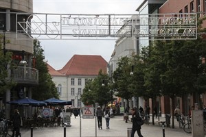 Ab Montag strahlen hier wieder viele verschiedene Leuchtstoffe bei der 11. Rostocker Lichtwoche 2012