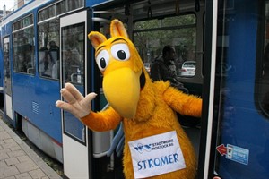 Stromer in der Straßenbahn