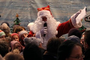 Weihnachtsmannsprechstunde auf dem Weihnachtsmarkt Weihnachtsmannsprechstunde auf dem Weihnachtsmarkt