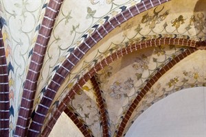 Deckenbemalung im Refektorium: Weinranken wurden mit Jesus und seinen Jüngern in Verbindung gebracht und entsprachen als Deko im Mittelalter dem Zeitgeschmack Deckenbemalung im Refektorium: Weinranken wurden mit Jesus und seinen Jüngern in Verbindung gebracht und entsprachen als Deko im Mittelalter dem Zeitgeschmack