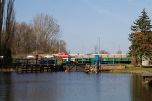 Schleusenbrücke am Mühlendamm Schleusenbrücke am Mühlendamm