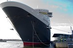Das Kreuzfahrtschiff der Luxusklasse Queen Elizabeth wird am Pier 7 festgemacht